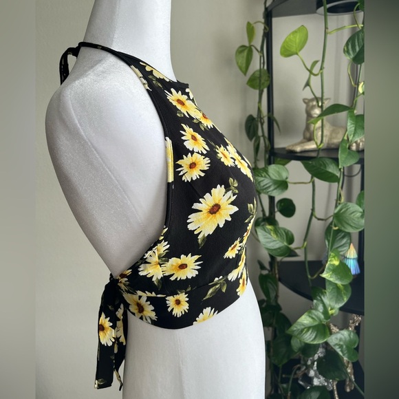 Forever 21 Floral Halter Neck Crop Top - Black and Yellow - Picture 4 of 5